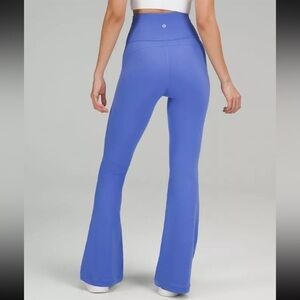 Lululemon sz 6 Groove Super-High-Rise Flared Pant Nulu
Wild Indigo Flared Pants